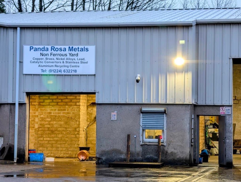 Panda Rosa Metals